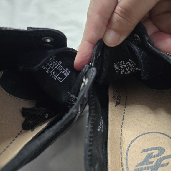 P.F. Flyers sandlot black low top sneakers New with extra laces size W8.… - Picture 11 of 15